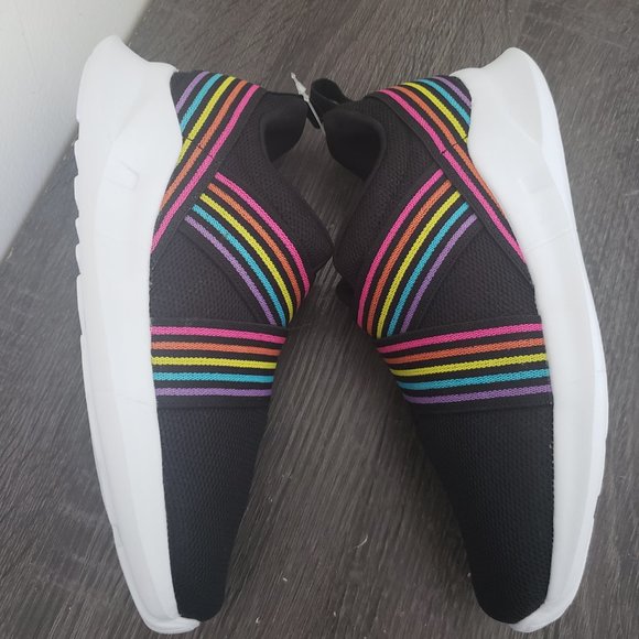 Kids sneakers - Picture 2 of 3